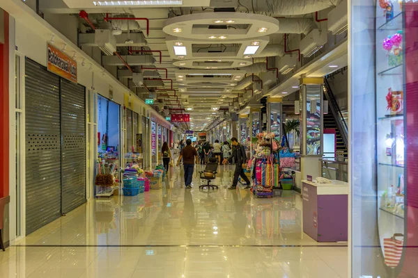 Loja de departamentos ou shopping center — Fotografia de Stock