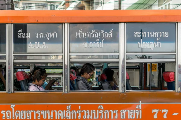 Thajské autobus v Bangkoku — Stock fotografie