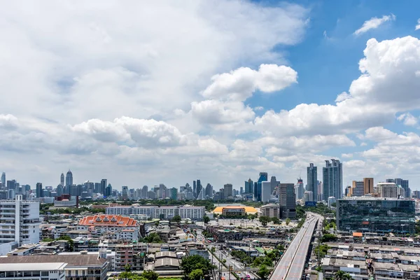 Panoráma města a dopravy v denní — Stock fotografie