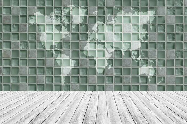 Superficie de textura de pared con terraza de madera y mapa del mundo — Foto de Stock