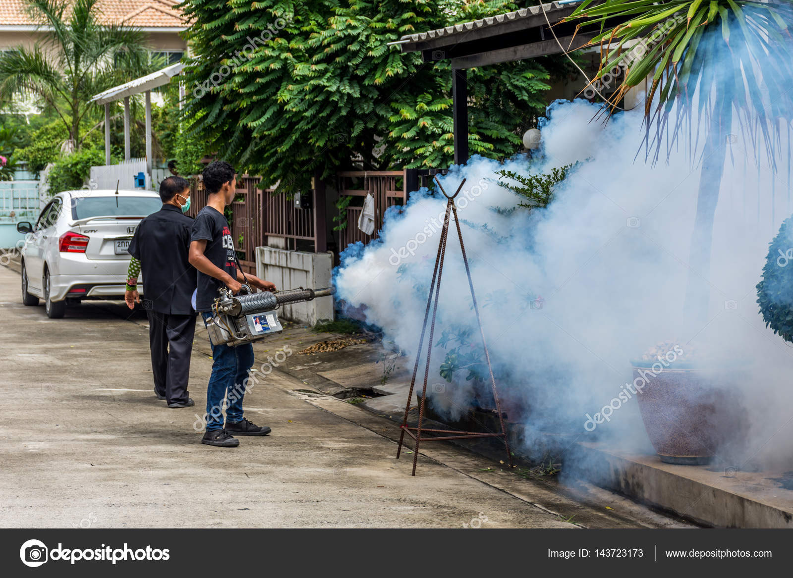 Fogging DDT spray kill mosquito Stock Editorial Photo © PongMoji