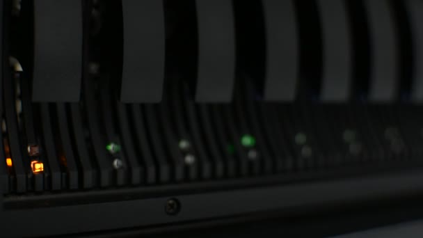 计算机服务器硬盘指示灯错误警报标志 — 图库视频影像