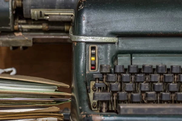 Starožitný retro stylu psacího stroje a staré dokumenty — Stock fotografie
