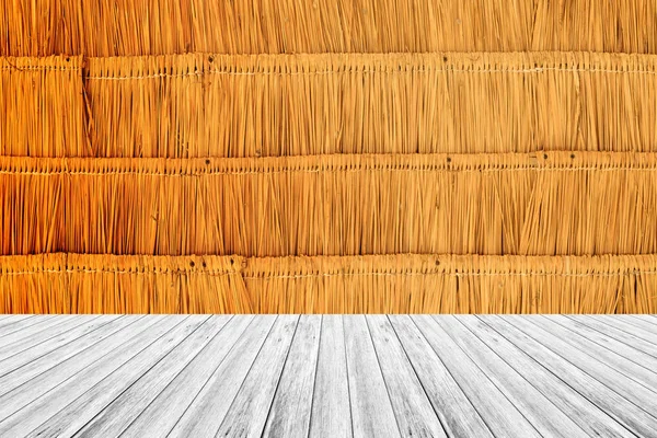 Drewniany taras i suche liście ściana tekstur — Zdjęcie stockowe