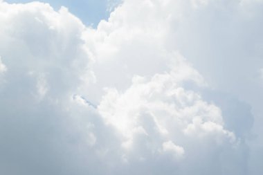 Mavi gökyüzü bulut