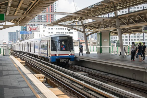 BTS-Skytrain-Zug — Stockfoto