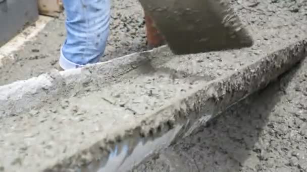 Mezcla de cemento concreto en obra — Vídeos de Stock