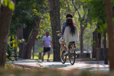 İnsanlar Bisiklete binme Bisiklet Park için egzersiz