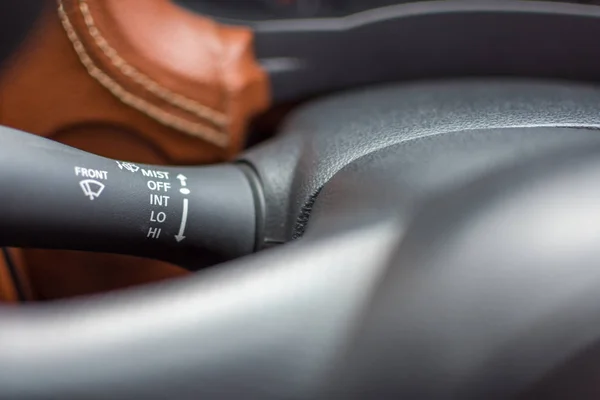 Interior del coche con limpiaparabrisas y barra de control de agua —  Fotos de Stock