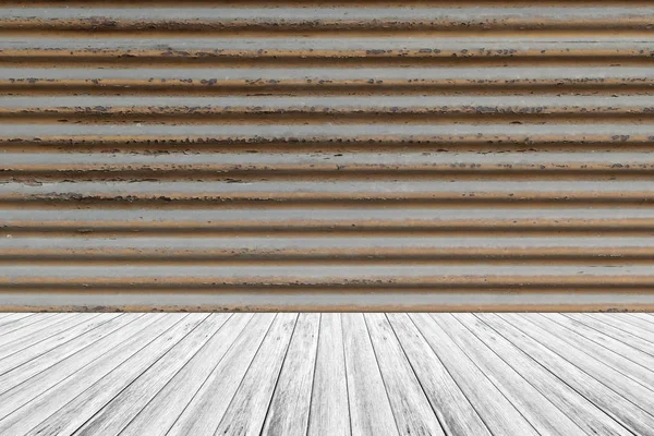 Terrazza in legno e metallo ruggine struttura della parete — Foto Stock