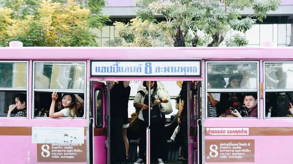 Λεωφορεία στην Μπανγκόκ της Ταϊλάνδης — Φωτογραφία Αρχείου