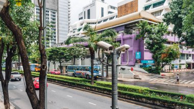 CCTV kameraları Bangkok cadde boyunca yüklenir