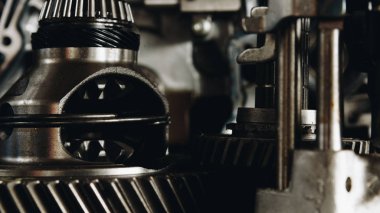 Demonte araba kirli motor ve vites Garage