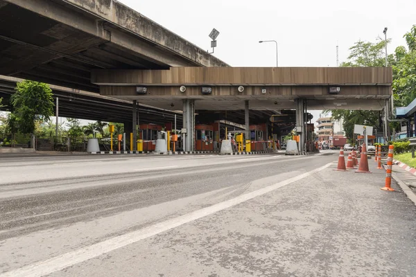 Puerta para el pago de la tarifa de autopista en Bangkok por EXAT —  Fotos de Stock