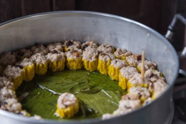 Çince köfte (Dim Sum) soslu buğulama.