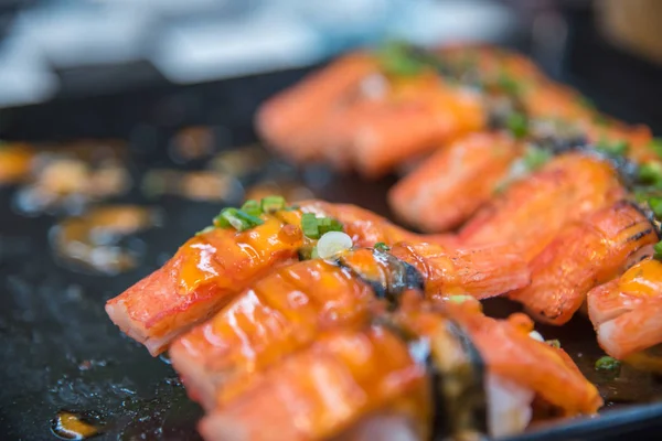 Farklı türde set: suşi Japon yemekleri