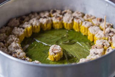 Çince köfte (Dim Sum) soslu buğulama.