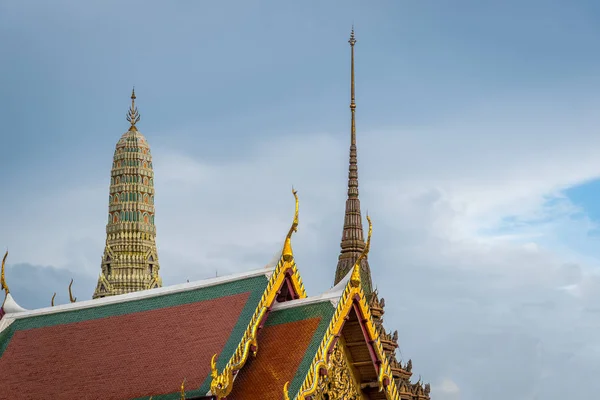 玉佛寺 (Wat Phra 寺拉达纳 Satsadaram) — 图库照片