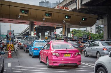 Otoyol ücreti ödemesi Exat tarafından Bangkok için kapısı