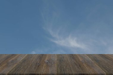 Mavi gökyüzü bulut ile ahşap Teras