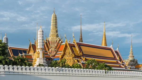 玉佛寺 (Wat Phra 寺拉达纳 Satsadaram) — 图库照片