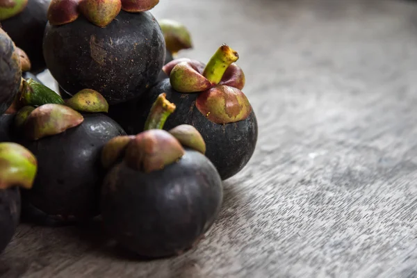 Mangosten meyve meyve pazarında kraliçesi