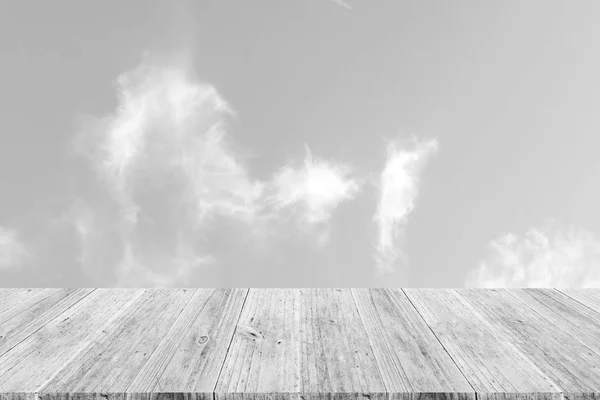 Nube de cielo con terraza de madera, proceso en estilo blanco — Foto de Stock