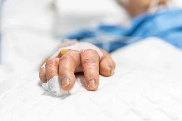 Paciente no hospital com almofada incontinente — Fotografia de Stock