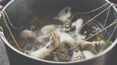 Tavuk çorbası sokak gıda ile haşlanmış pirinç