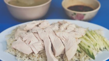 Tavuk çorbası sokak gıda ile haşlanmış pirinç