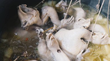 Tavuk çorbası sokak gıda ile haşlanmış pirinç