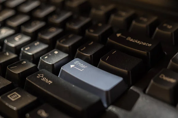 Teclado para servidor de computadora o computadora de escritorio —  Fotos de Stock