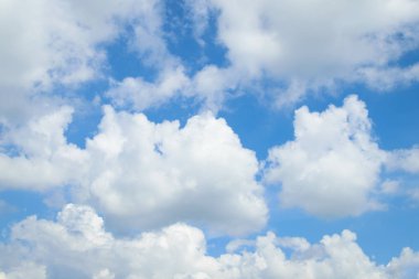 Mavi gökyüzü bulut