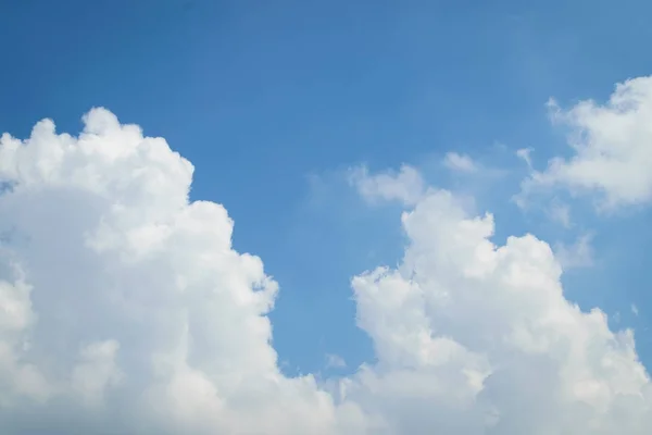 Nuvola di cielo blu — Foto Stock