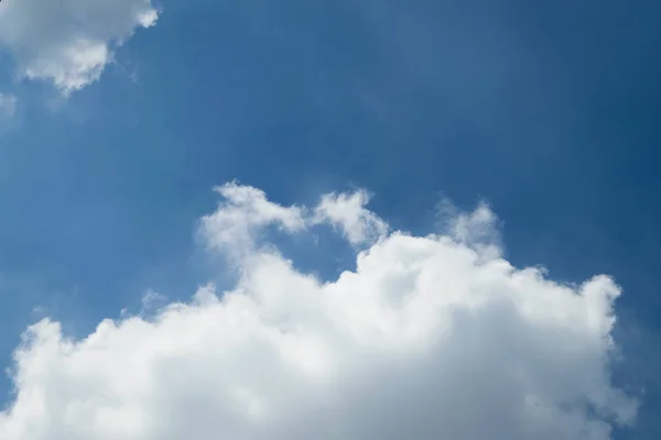 Nuvem céu azul — Fotografia de Stock