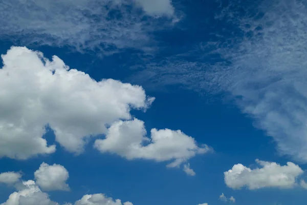 Nuvem céu azul — Fotografia de Stock