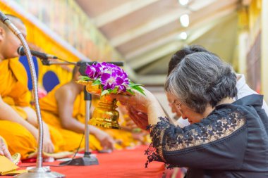 Tay keşiş Budist Dini törenle için dua