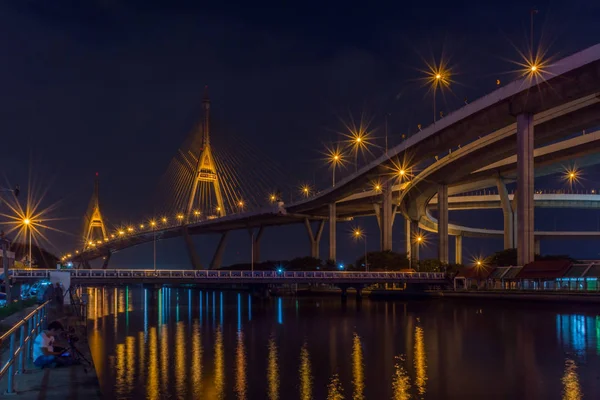 Puente de Bhumibol (Puente de circunvalación industrial ) — Foto de Stock