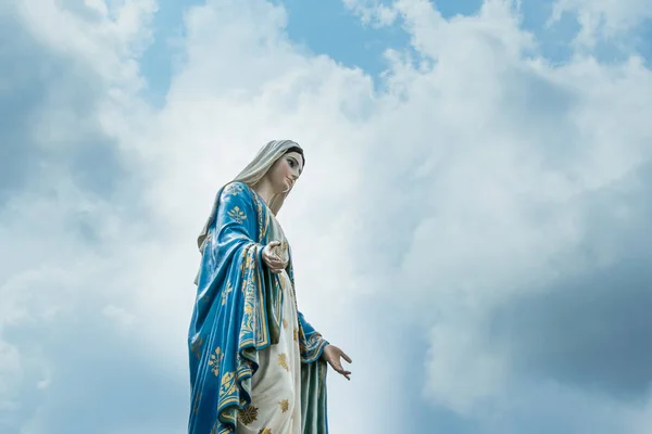 Statua della Vergine Maria — Foto Stock