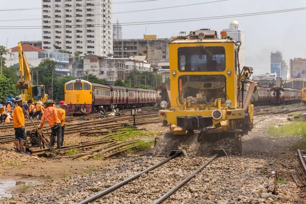 Herstel de railroad tracks voor spoorweg-trein — Stockfoto