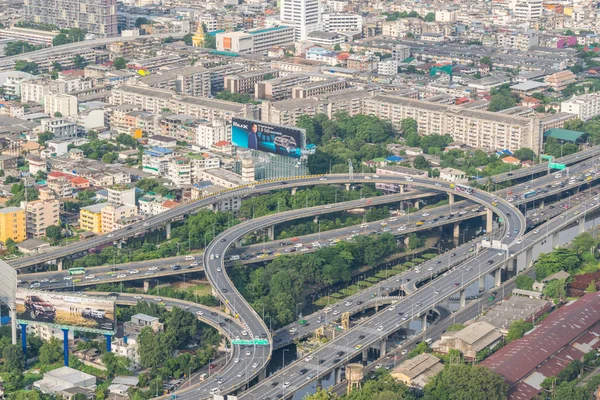 Stadsbilden med expressway och trafik av Bangkok — Stockfoto