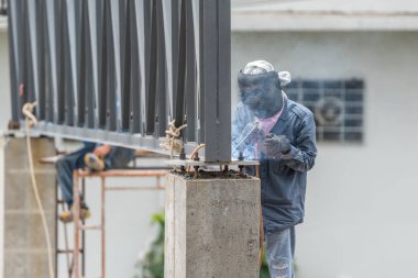 İnsanlar inşaat işçisi inşaat sahasında