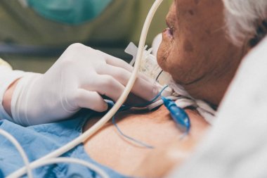 Hasta yapmak trakeostomi ve hastanede solunum