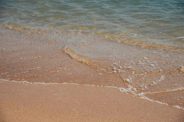 Krajobraz, plaża i morze w pięknej scenerii — Zdjęcie stockowe