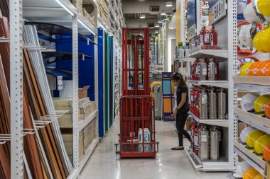 Güvenlik araçları araçları süpermarkette birçok türü