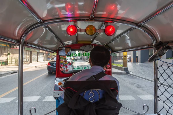 Таиланд Тук-Тук такси является трехколесный велосипед — стоковое фото