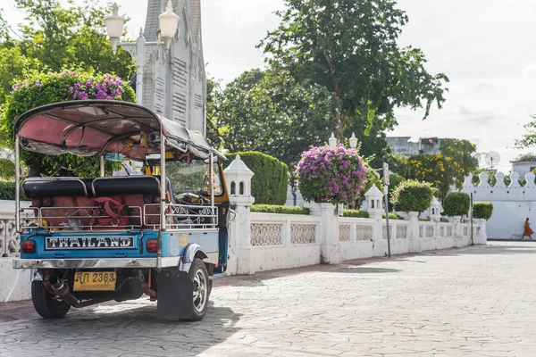 Ταξί Ταϊλάνδη Tuk-Tuk είναι ένα τρίκυκλο — Φωτογραφία Αρχείου