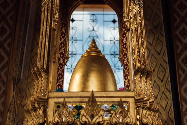 Wat Ratchanatdaram e Loha Prasat (castelo de ferro ) — Fotografia de Stock