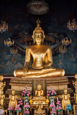 Wat Ratchanatdaram ve Loha Prasat (demir kale)