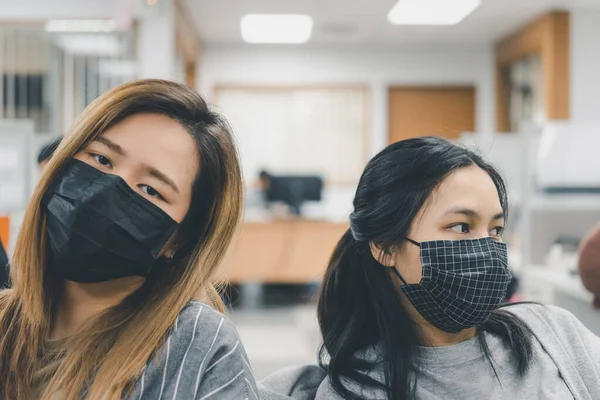 Asiático Mulheres Bonitas Usando Máscara Máscara Proteção Respiratória Contra Epidemia — Fotografia de Stock